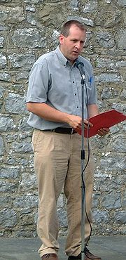 An t-uasal green geansa & sunglasses, the Rt Hon Des Dalton - uachtaran of RSF. 