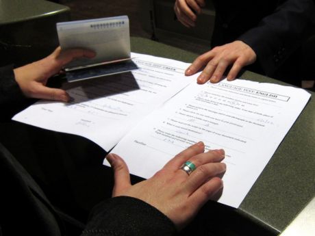 Language test being applied at Aer Lingus check-in desk