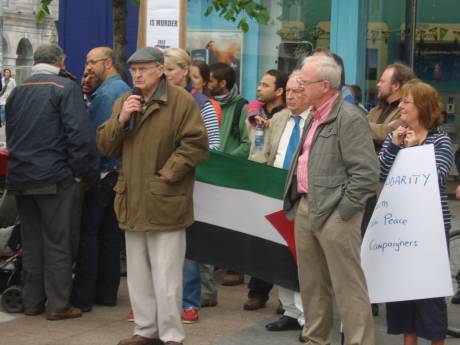 Jim Lane, father of Dr. Fintan Lane addresses the crowd