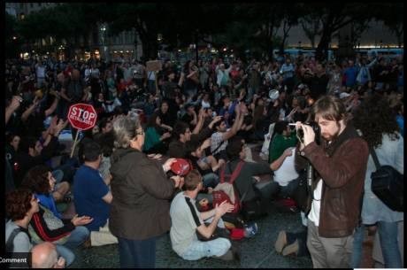 #spanishrevolution square in Barcelona: 1000s gathered last night